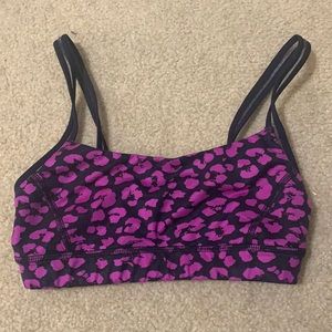 Lululemon sports bra